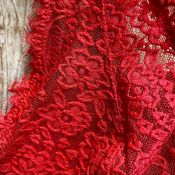 Aerie red lace bralette, size medium, new with tags - Picture 6 of 10